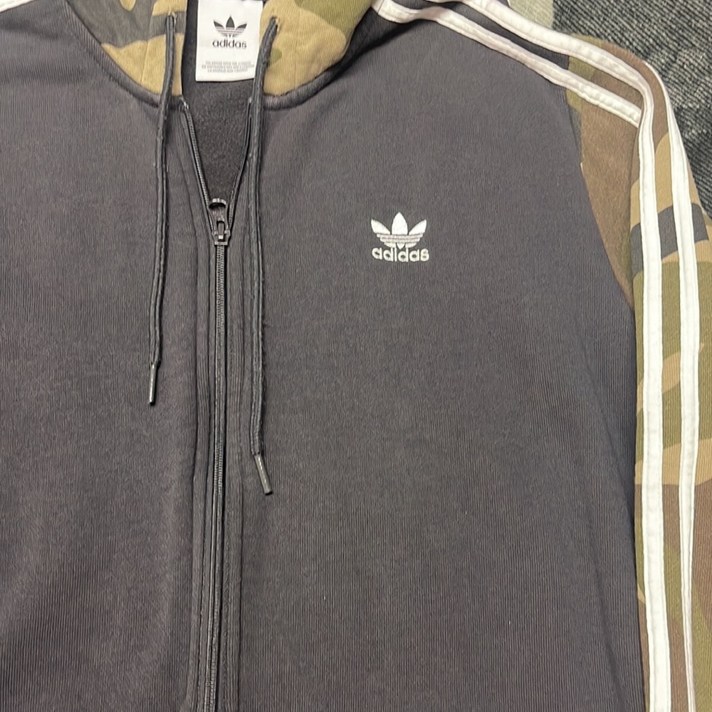Adidas - Picture 8 of 13
